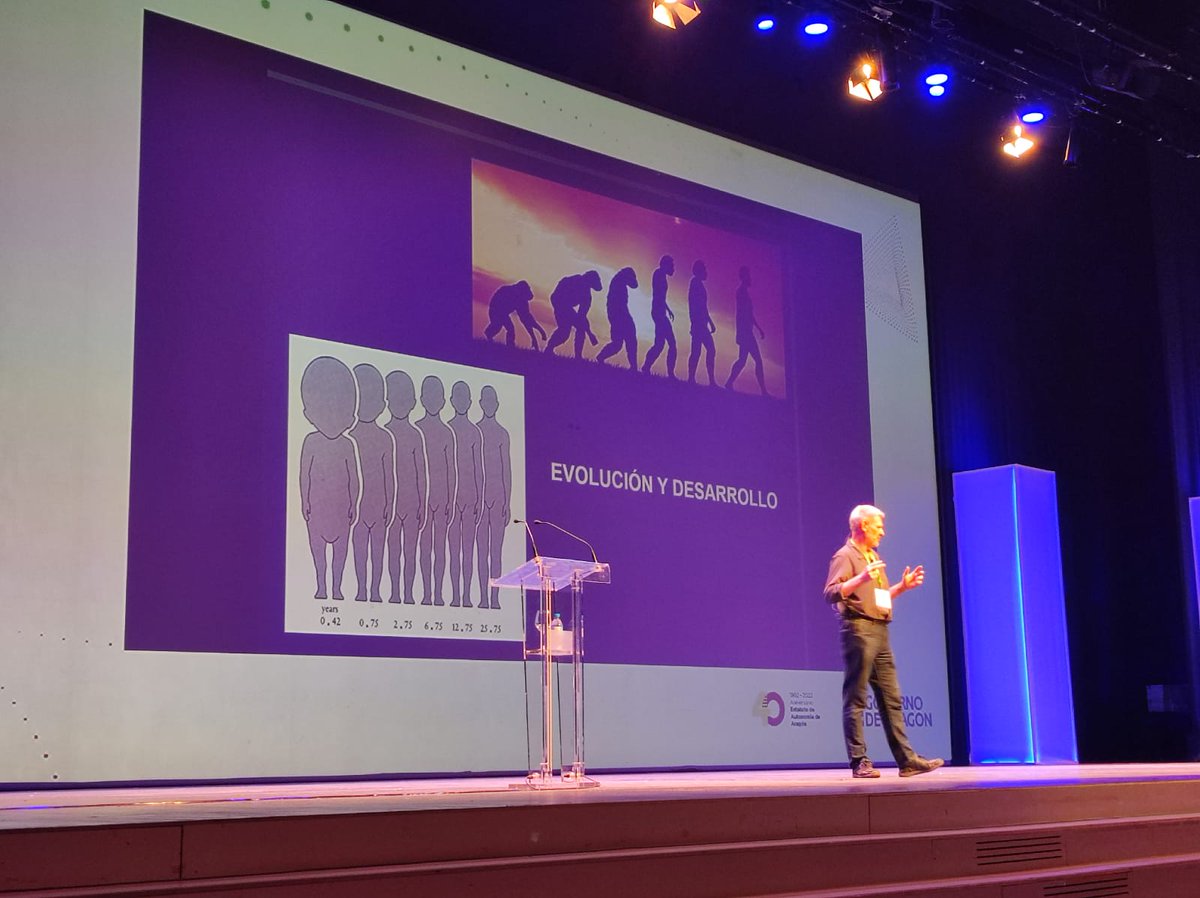 innoeducacion's tweet photo. @DavidBueno33 (@CatedraNEUROEDU) explica que la #Neurociencia permite seguir optimizando las estrategias pedagógicas.

🗣️ “Tenemos muchos datos sobre cómo aprende el cerebro. Depende de cómo enseñemos a nuestros alumnos, lo que aprenden les resultará útil o no en el futuro”. https://t.co/Db6a8IiKsK