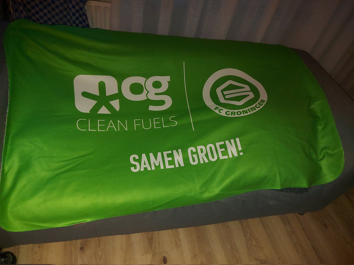 SJG050's tweet photo. Kijk nu eens wat er vandaag bij de post zat ๐. Dank je wel @ogcleanfuels. Dat wordt lekker warm op de bank zitten de komende winter. #farmertillidie #samengroen https://t.co/vDSMatXQzF