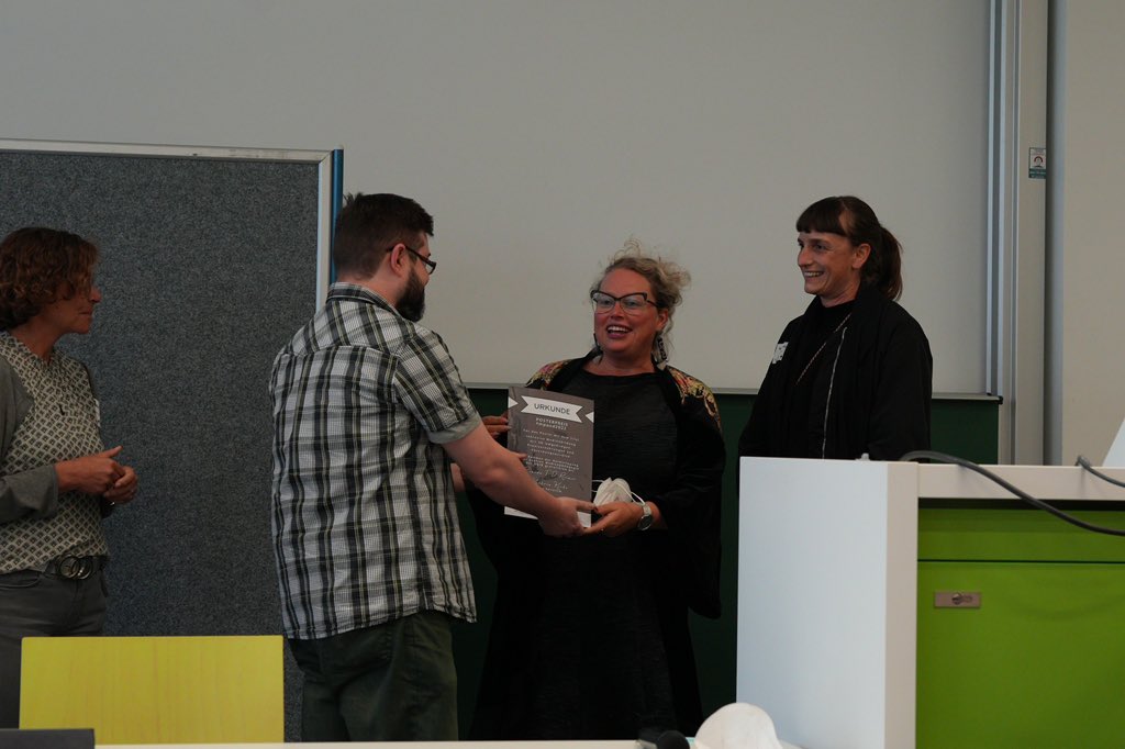 mpaed2022's tweet photo. #impressionen #mpaed2022 Abschluss und Posterpreisverleihung https://t.co/TdIINQ0Znh