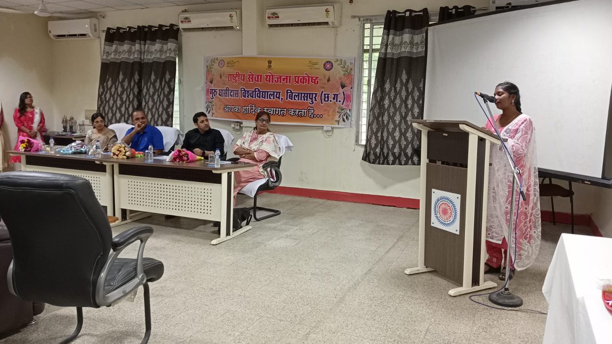 PANJALI_02's tweet photo. Feeling Privileged to speak and share my experiences in NSS journey in front of @askabir_ sir. @ggv_smc @chakrawalalok @GovernorCG @NssChhattisgarh @NSSRDBhopal  @_NSSIndia @NssrdB @YASMinistry  @pankajsinghips @PMOIndia  @Nyksindia  @ianuragthakur 
@nssggcuCG @NssEnggTechGgv https://t.co/AY2pctuU4l