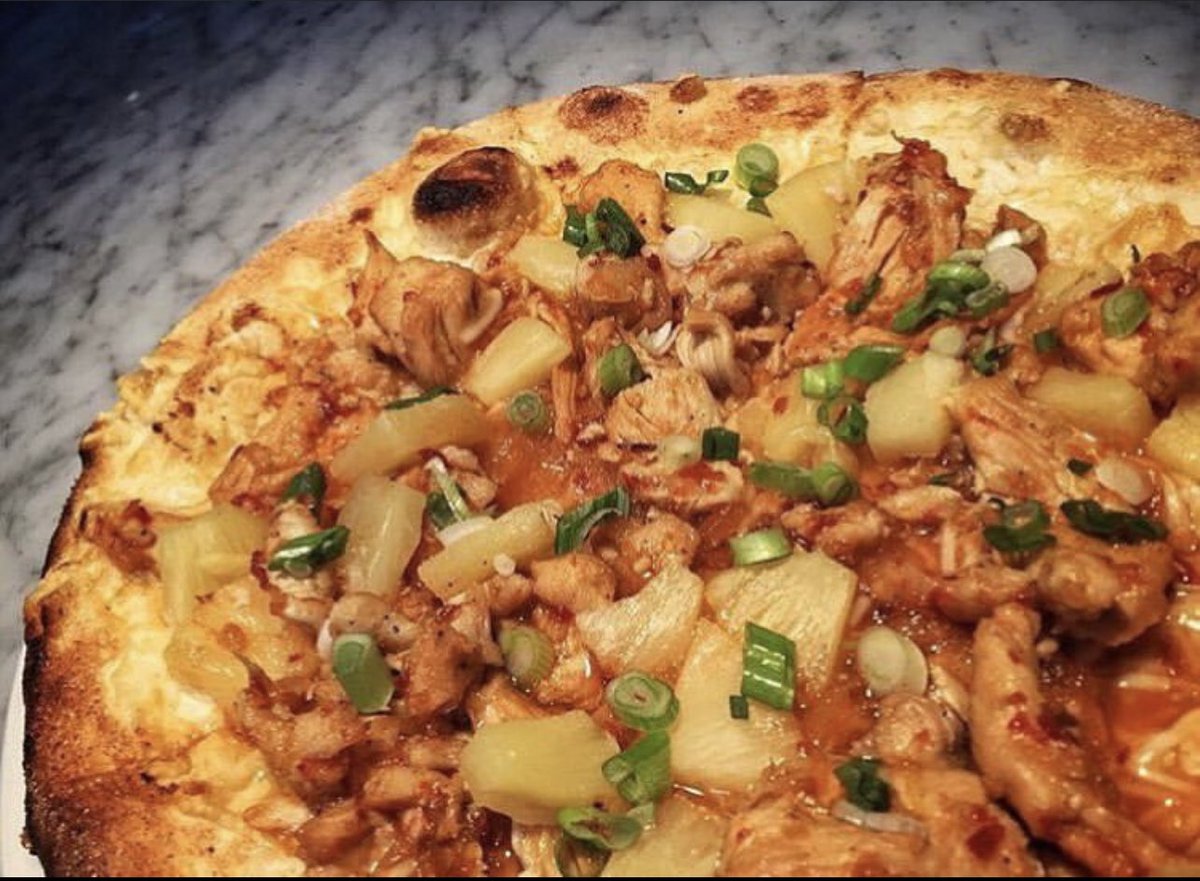 PBEpizza's tweet photo. Special pizza this week - The Ugly Betty - Chinese chicken, provolone &amp; cheddar, pineapple, scallions 😍#pbepizza #pizzabyelizabeths https://t.co/tTTQ1h4w6N