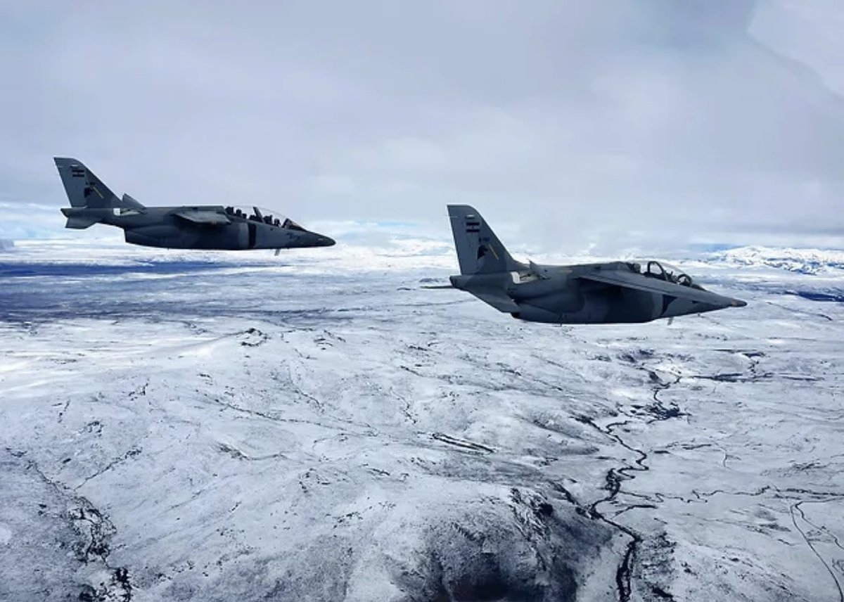 PucaraDefensa's tweet photo. La @FuerzaAerea_Arg despliega #aviones #Pampa III y #A4AR #Fightinghawk en el sur del país
@fadea_oficial @invapargentina @EMCOFFA_Arg @MindefArg #coa #merlo #sinvyca @Ejercito_Arg #SAR #ByS #rpa170 #vigilancia #controlaereo #patagonia #soberania
https://t.co/Io00xnY2TI https://t.co/S65NsKmkQy
