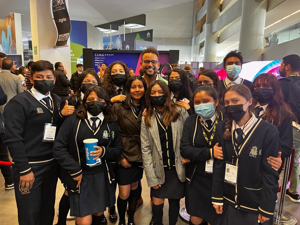 DBT_Edomex's tweet photo. Alumnos, Alumnas y Docentes de distintitos Centros de Bachillerato Tecnológico, presentes en el evento EXMA2022 que se llevo a cabo este 21 y 22 de septiembre en la Arena Ciudad de México. https://t.co/uMUQgdYXbh