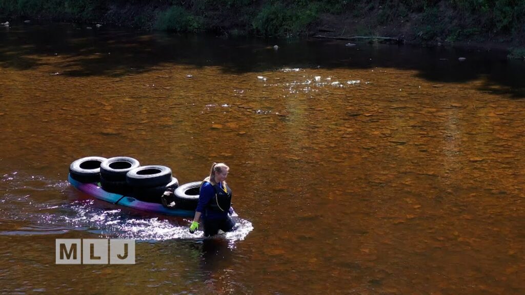 MountainLakePBS's tweet photo. Volunteers pitch in to remove trash, old tires, and debris from the banks of the AuSable River. Michael Hansen tells us how the yearly project helps to restore and protect one of the major tributaries flowing from the Adirondacks to Lake Champlain. ▶️ https://t.co/B9a734FBA3 https://t.co/2v6Dh1njad