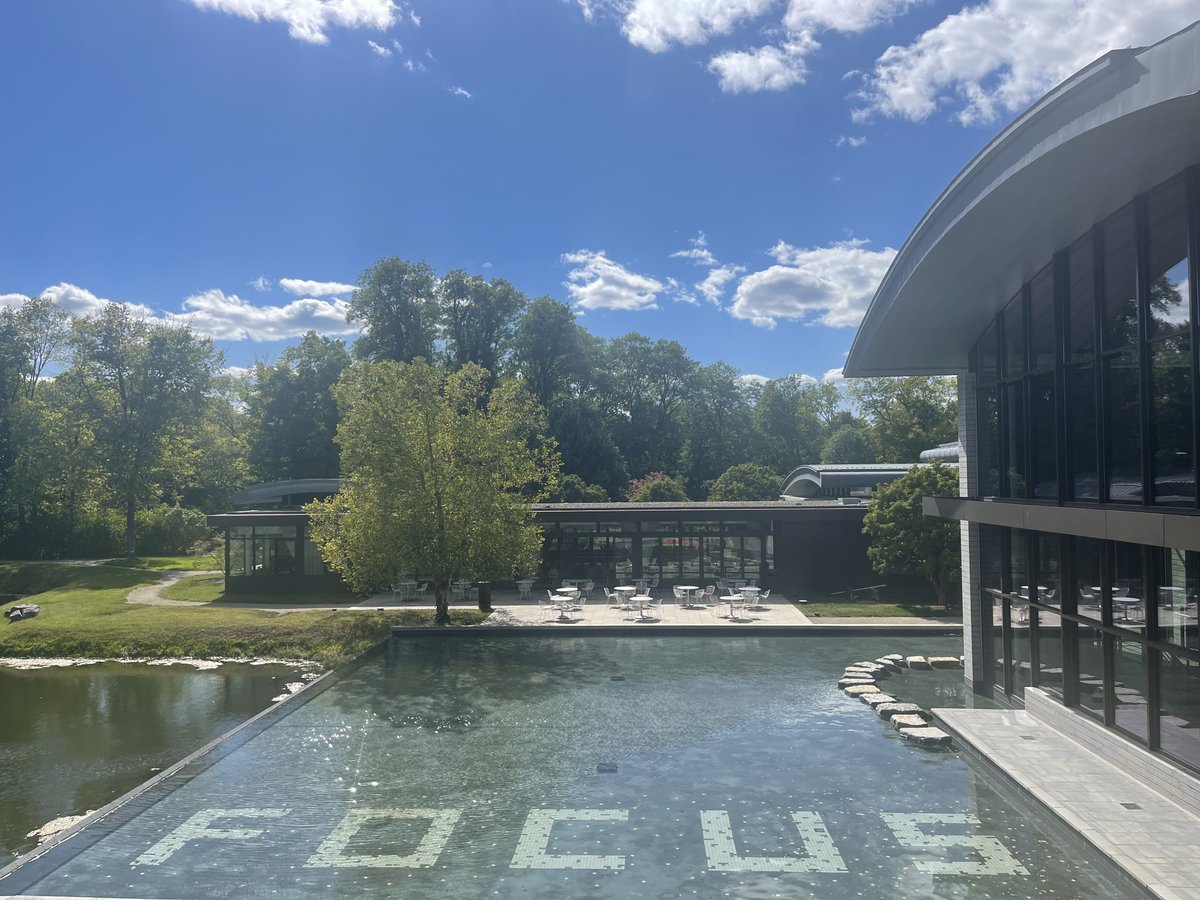 One of our favorite views 😍 

We encourage you to take the time to have a moment of focus as you end the week #FocusFriday