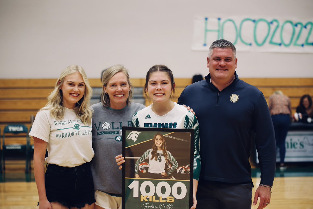 TwcaVolleyball's tweet photo. HUGE shoutout to Jordan Booth for achieving 1000 kills!! We are so proud of you and your accomplishment! #makeithappen @twcasports @vypehouston @HoustonChronHS https://t.co/JR3PDgIFmr