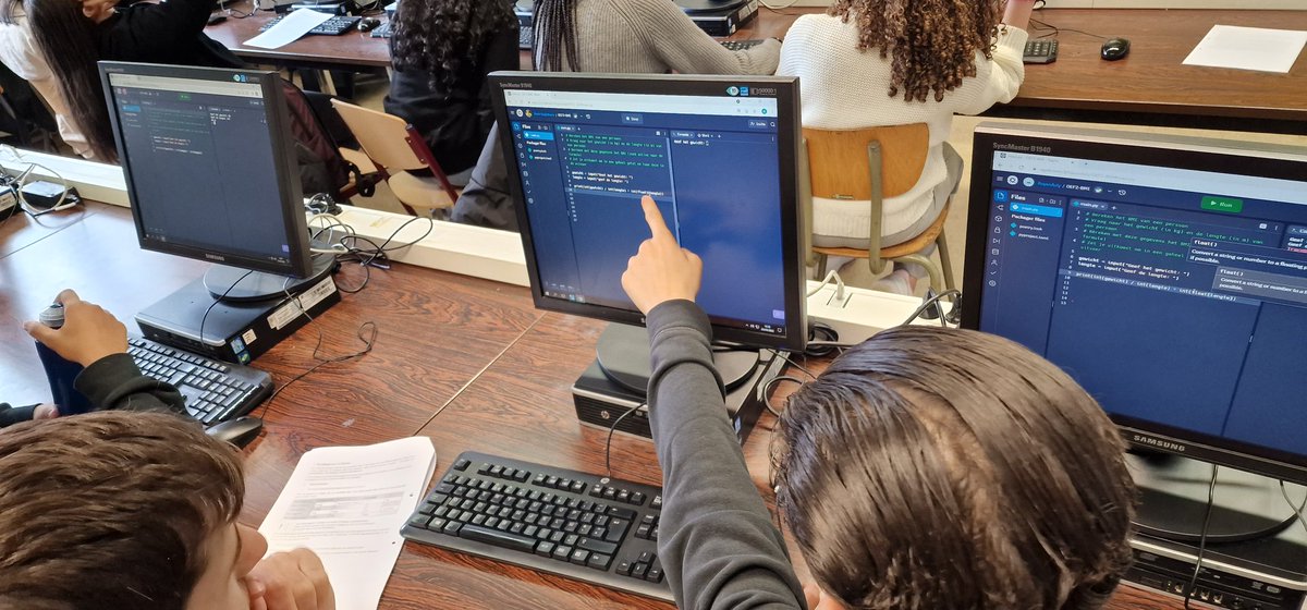 We starten vandaag ook 2 volledig nieuwe modules op in 3e graad: (1) CSI rond wetenschappelijke forensisch onderzoek vanuit moordzaken, en (2) PHYTON for dummies, een hippe programmeertool. #GOinnoveert <a href="/GOinAntwerpen/">GO! scholengroep Antwerpen</a> @GO_onderwijs