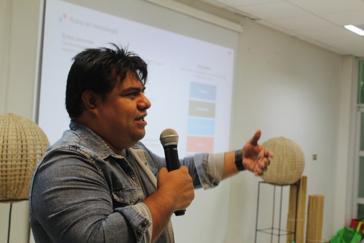 SEDEC_Tab's tweet photo. #SEDEC en colaboración del #CIT2 Comité de Industria Tecnológica y Cultura de Innovación realiza el evento #TabascoTECH en donde de manera virtual y presencial se llevaron a cabo conferencias sobre #blockchain, agile, #innovación, ciencia de datos y biomedicina.
#Industria40 https://t.co/nogybw8FR7