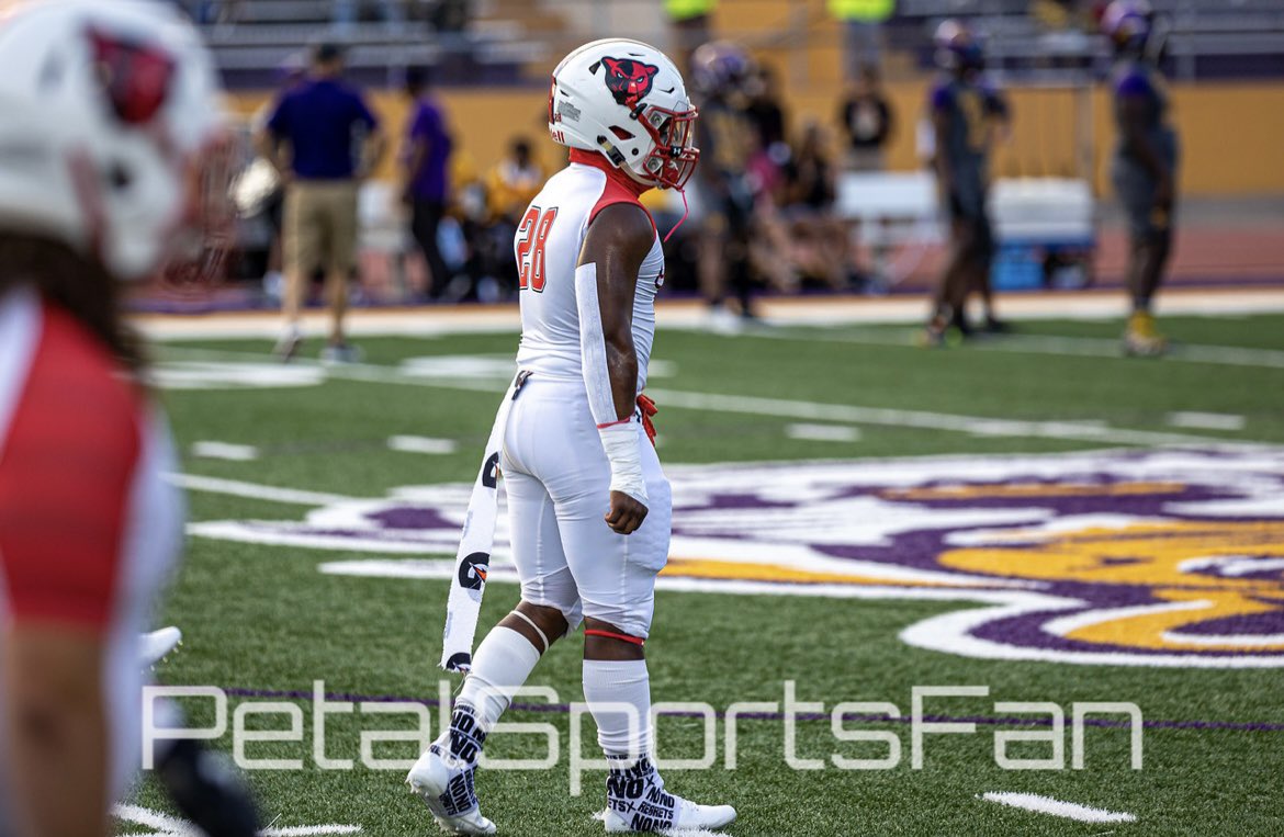 TreWms28's tweet photo. Game day‼️ @Coach_Crowder15 it’s the perfect day to be the greatest‼️💯 https://t.co/k89YHbMt9S