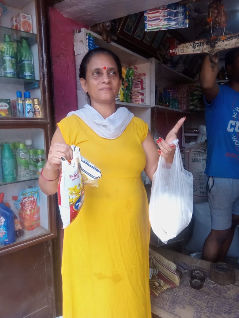 wbdfs's tweet photo. Distribution of Festive Items is going on under Duare Ration in Kolkata South area.
#KhadyaSathi
#DuareSarkar
#FestiveItems
#EgiyeBangla
@egiye_bangla https://t.co/Xjeeh9HyC2