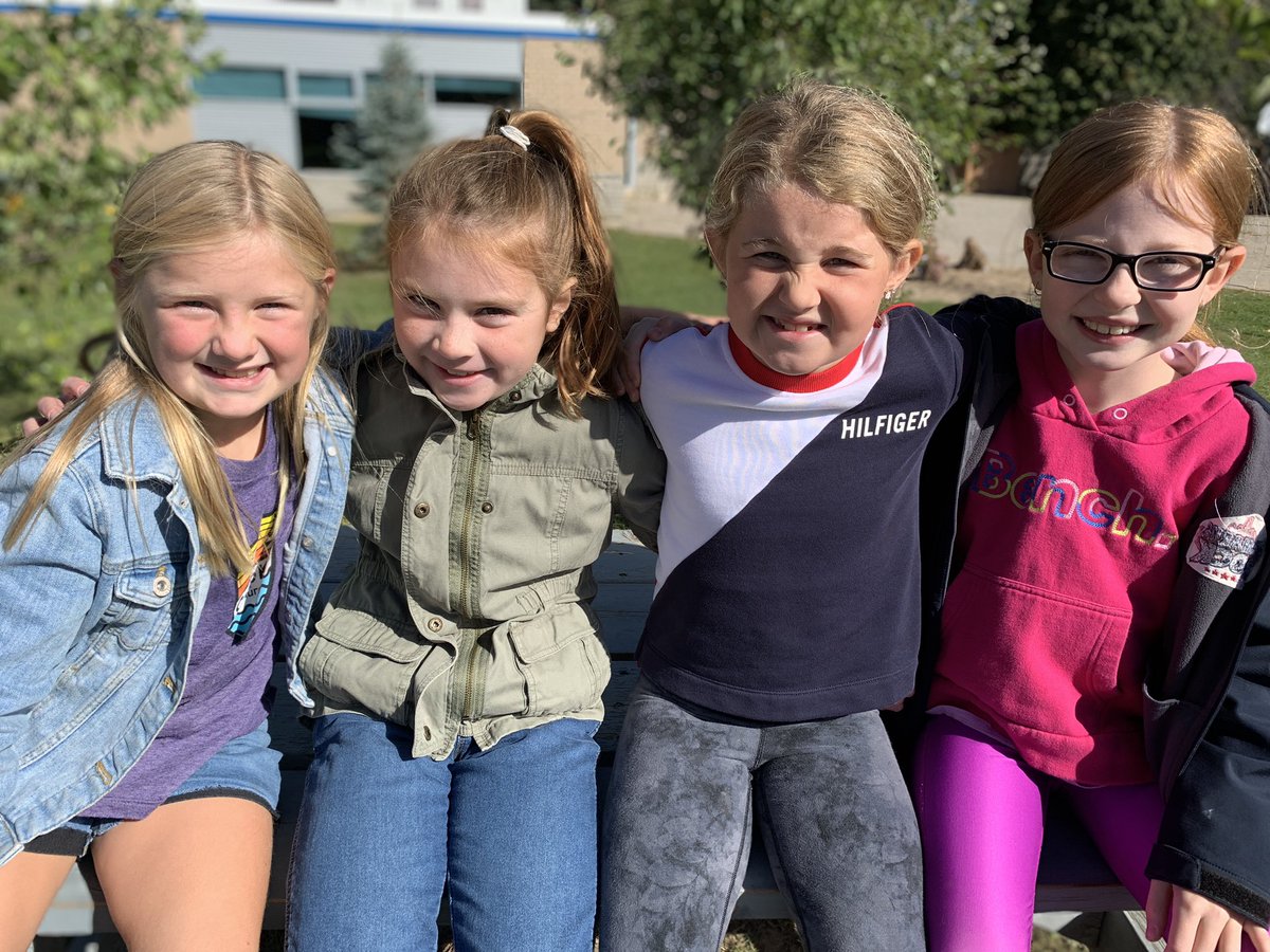 These summer lemonade stand ladies gave back by donating to the <a href="/TerryFoxRun/">Terry Fox ON</a> for our #TerryFoxSchoolRun #GivingBack #Compassion #BigPicture <a href="/LittleFallsPS/">Little Falls PS</a>