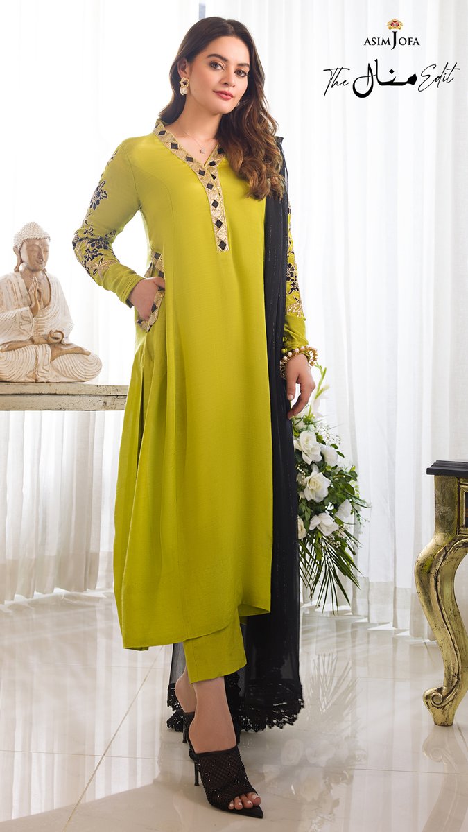 asimjofa's tweet photo. The Minal Edit by Asim Jofa | 3PC | Unstitched Collection | PRE-BOOK NOW
AJIM – 18 | Rs. 5,850
Minal Khan makes a bold statement dressed in this flamboyant ensemble. 
#AsimJofa #IWearAsimJofa #unstitchedcollection #stitchedcollection #asimjofaedits #minalkhan #minaledit https://t.co/XB1GDgw6dq