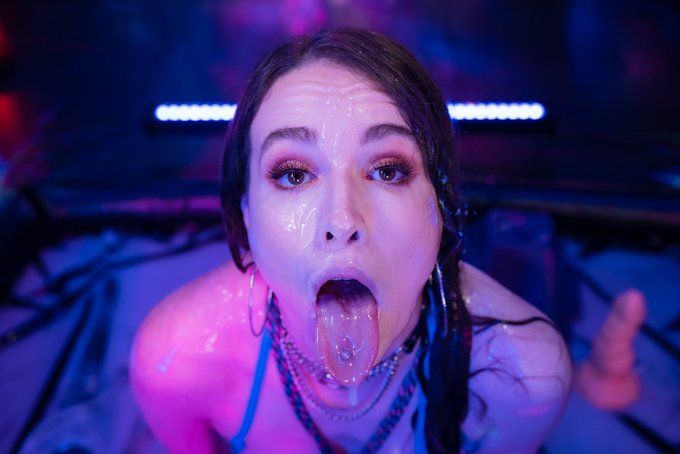 How it started and how it ended 🥵💦 Loved my first experience with slime and how much messy fun I had<a href="/tag/mvsales"class="tags"><span>#mvsales</span></a>