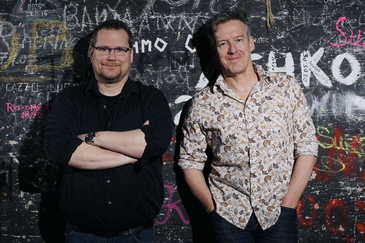 ImreGrimm's tweet photo. Lust auf einen lustigen Abend? Janssen &amp; Grimm spielen LIVE am Freitag, 7. Oktober 2022, in den "Lichtspielen" in #Gronau. Das wird ein Spaß! Mehr Infos gibt’s hier (bitte runterscrollen!): https://t.co/CfAHjNmkJE  🎉🎤🎸🎶 https://t.co/1nJVqSUCpo