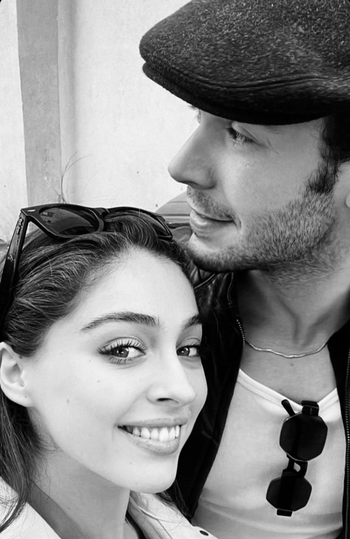 hannaaaah's tweet photo. pure love♡
#cemrebaysel #AytaçŞaşmaz 
#AyCem https://t.co/qA5xC0hHoi