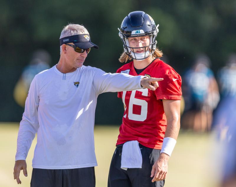 ChargersCountry's tweet photo. The QB coach of the Jaguars, and San Diego's last head coach before the move to LA.
The Return of #FireMcCoy https://t.co/ZThq8mB20x