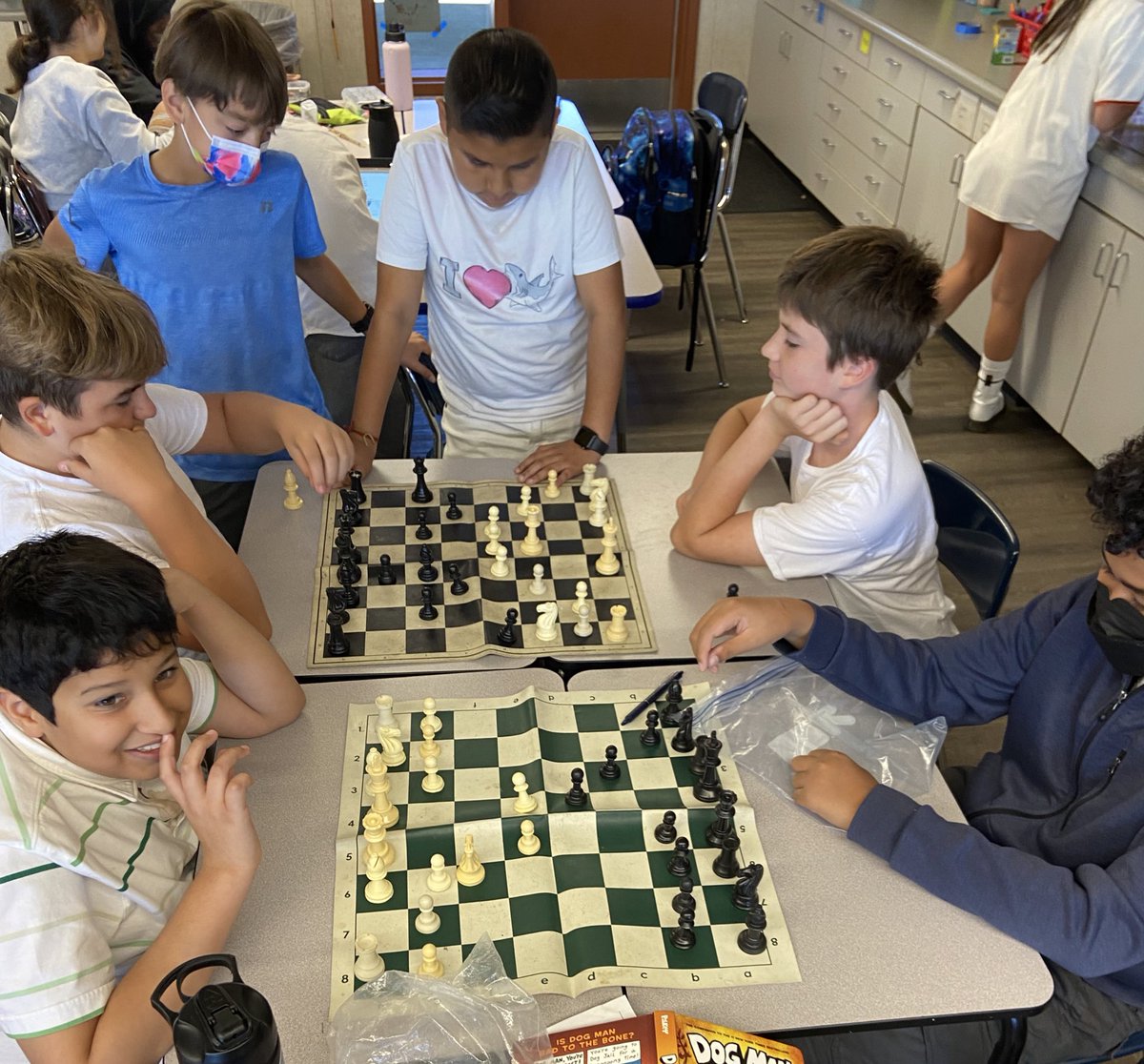 LEroomI3's tweet photo. Many chess fans this year! Might be time to bring back our LE chess club @NCS_LE ♟🥳 https://t.co/R25teQkqq0