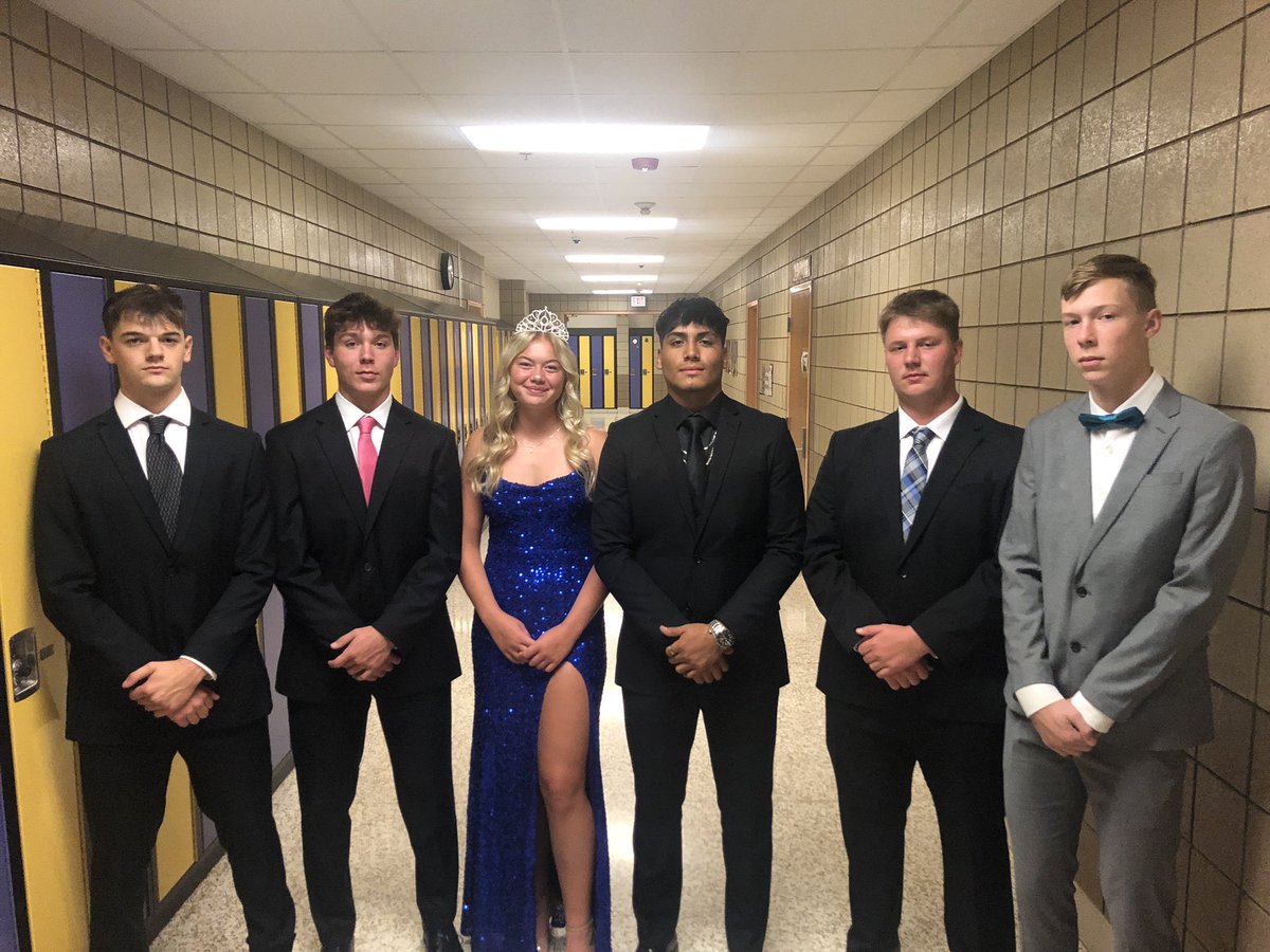 Congratulations to our 2022 Homecoming Royalty! Come cheer on these football players in the Homecoming game tonight! #GoDutchmen