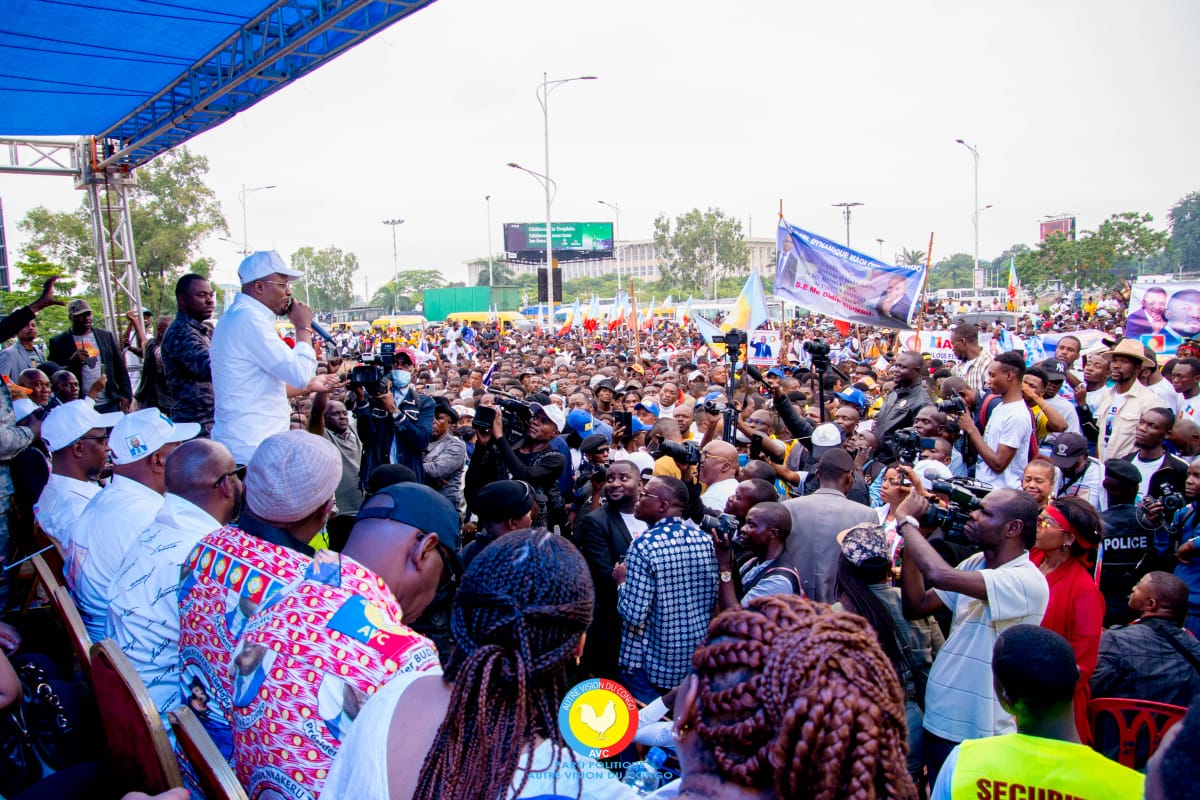 AVC_KINSHASA's tweet photo. Le parti pô Autre Vision du Congo "AVC" cher à son excellence Me @DidierBudimbu, affûte ses armes au quotidien pour la réélection certaine de S.E @fatshi13  , de surcroît lui accorder une majorité parlementaire écrasante lors des échéances électorales qui pointent à l'horizon. https://t.co/gnEhK0pzn1