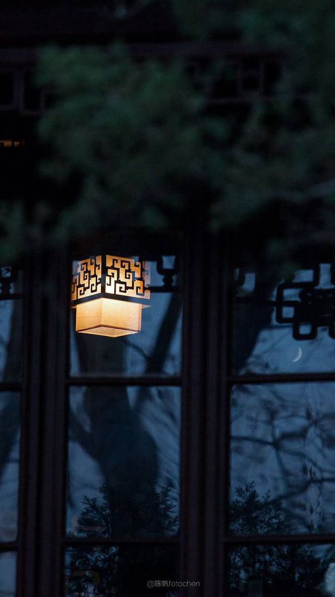 "إني لأجد ريح يوسف"

الذين يحسنون الظن بالله تعالى يشمون رائحة الفرج رغم بُعد المسافات، أحسِِن الظن بالله ولن تخيب🌸🌨

قال تعالى : "فَمَا ظَنّكُم بِرَبّ العَالمِين"
يقولُ ابن مَسعُود: "والله ما ظنَّ أحدٌ باللهِ ظناً ؛ إلّا أعطَاه ما يظنُّ"