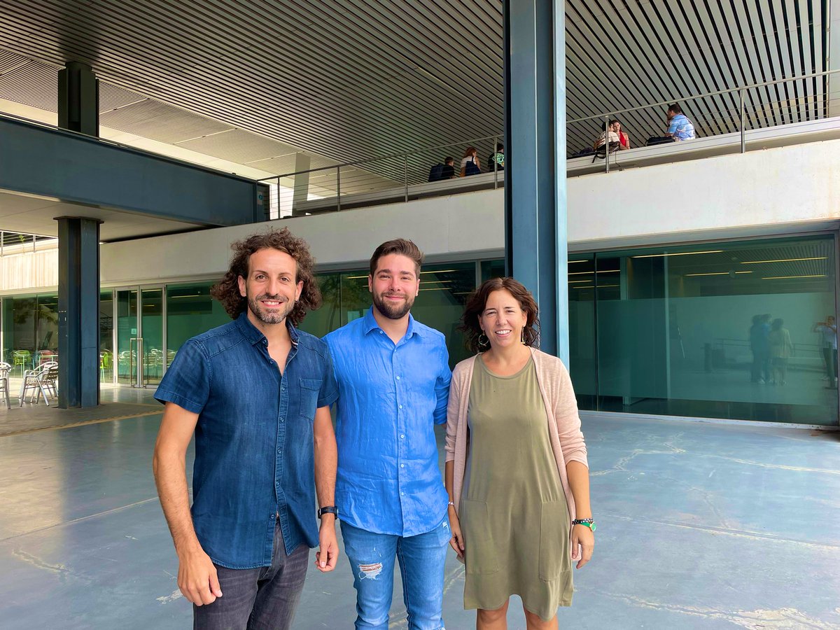 iqmats_uv's tweet photo. Enhorabuena Antonio Arenas por tu TFM sobre Síntesis y Funcionalizacion Superficial de Membranas Superhidrofóbicas, supervisado por Jose Badia @jd_badia y Marta Izquierdo @marta_taqui. Un placer tenerte en el laboratorio! Disfruta de tu nuevo reto! @ETSEUV https://t.co/Vd8M2NAzAB