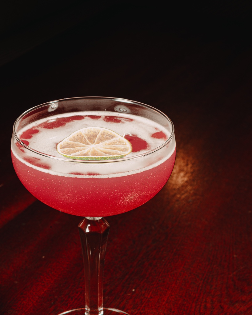 Our most sparkliest cocktail - The Unicorn Cosmo 🦄

 #cosmopolitan #cocktailbar #mixology #craftcocktails #cocktailtime #thirsty #cocktails #drinkstagram #cocktail #craftcocktail #cheers #mixologist #vodka #cocktailhour #bartending #cocktailsofinstagram #bartender