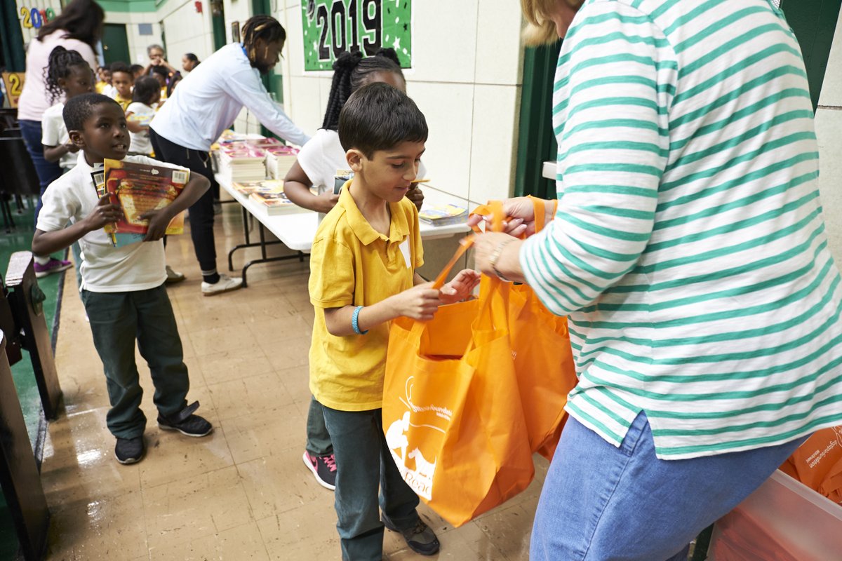 SitStayRead tweet media