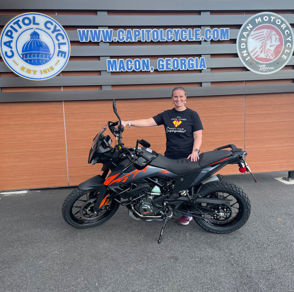 CapitolCycleCo's tweet photo. The #KTM390Adventure encourages you to find new frontiers with unmatched capability & excitement you'd expected from a KTM #ADVENTURE machine! Chelsea, embrace your new adventures and #memories! Enjoy!
:
#ChaunceFultonCapitol
#CapitolCycle #KTM390
#390Adventure #KTM
#Motorcycle https://t.co/CXAczvL1L3