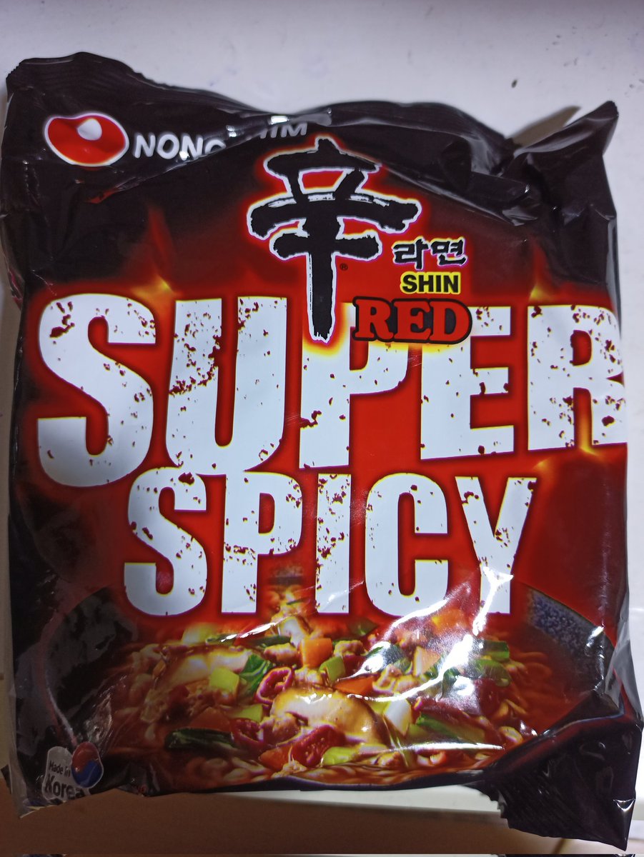 عيوني تگوم تدمع ومعدتي توجعني وحتى ما اكدر انام طبعاً حيجي يوم وافقد حاسه التذوق بشكل نهائي من وراه بس عادي