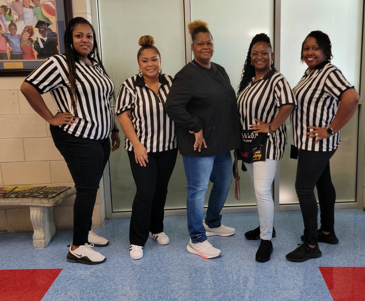 WallaceAR11's tweet photo. #attendanceawarenessmonth Teaming Up Against Tardies at @wrefama!! FriYAYS @SSS_DeSotoISD @desotoisdengage @lashondee @ItsFancyNancy2u @HoopHoopWRE @alphanick https://t.co/J1baVQExqN