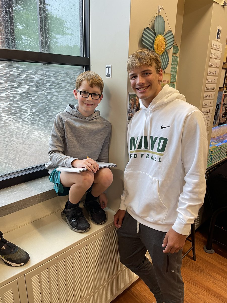 lincolnk8sonju's tweet photo. Magic when Rees Grimsrud came back to visit students and staff! Just look at the faces and you can see how proud we are of our #12! #leader #allstarstudent #qb #lincolnalumni @LincolnK8School @GrimmyTime @konikay22 https://t.co/BhckOopm0N