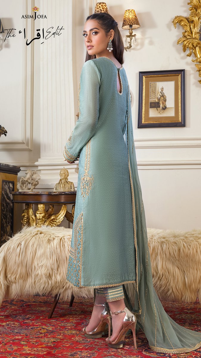 asimjofa's tweet photo. The Iqra Edit by Asim Jofa | 3PC | Unstitched Collection | PRE-BOOK NOW
AJIM – 21 | Rs. 5,950
Iqra Aziz makes one skip a beat in this beautiful mint self jacquard 
#AsimJofa #IWearAsimJofa #simplyfestive #unstitchedcollection #stitchedcollection #asimjofaedits #iqraaziz #iqraedit https://t.co/VwALbXdjG0