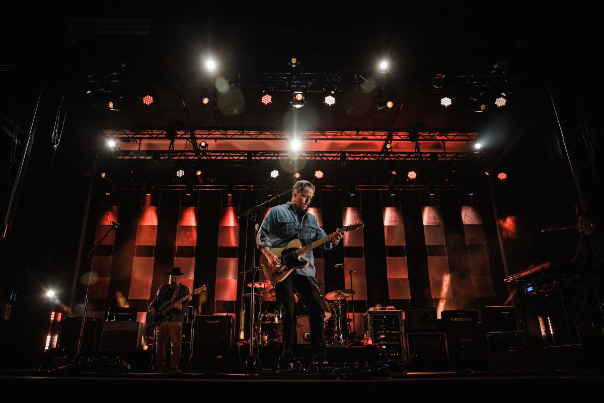 saltshedchicago's tweet photo. The perfect fall evening with @ShemekiaBlues and @JasonIsbell and the 400 Unit. 

And guess what? We are lucky to have one more night with these special artists. Cannot wait for tonight.

📸: @joshdruding and @stevesymphoto https://t.co/B5y04ES5Yx
