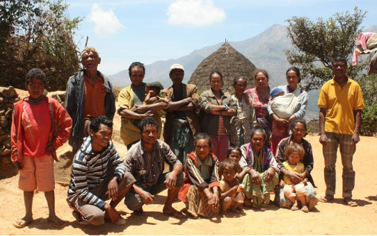UNhumansecurity's tweet photo. #UNTFHS Timor-Leste programme established Self-Help Groups for community mobilization to promote local decision-making, improve grassroots skills, and advance the agency of people for long-term resilience. #ThisIsHumanSecurity.
Learn more ➡️ https://t.co/QN8Dul3UeZ https://t.co/H5kKkypzEh