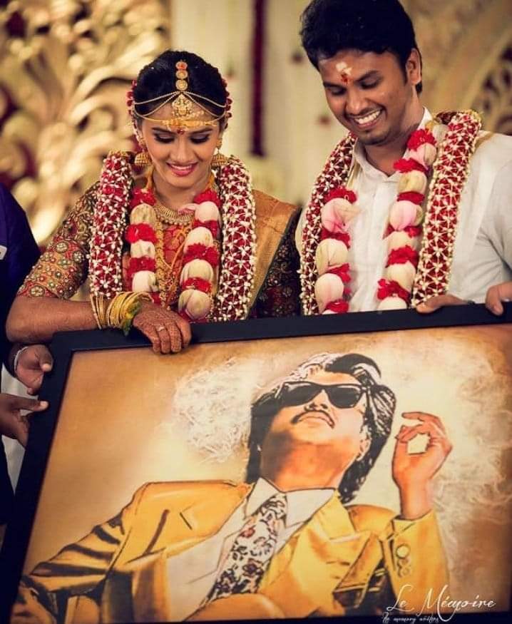 DarbarMalai's tweet photo. தலைவர் @rajinikanth படம் திருமண பரிசாக கொடுத்த பொழுது....
(Facebookக்கில் வந்தது)...
#Rajinikanth https://t.co/wGIdnwq1IT