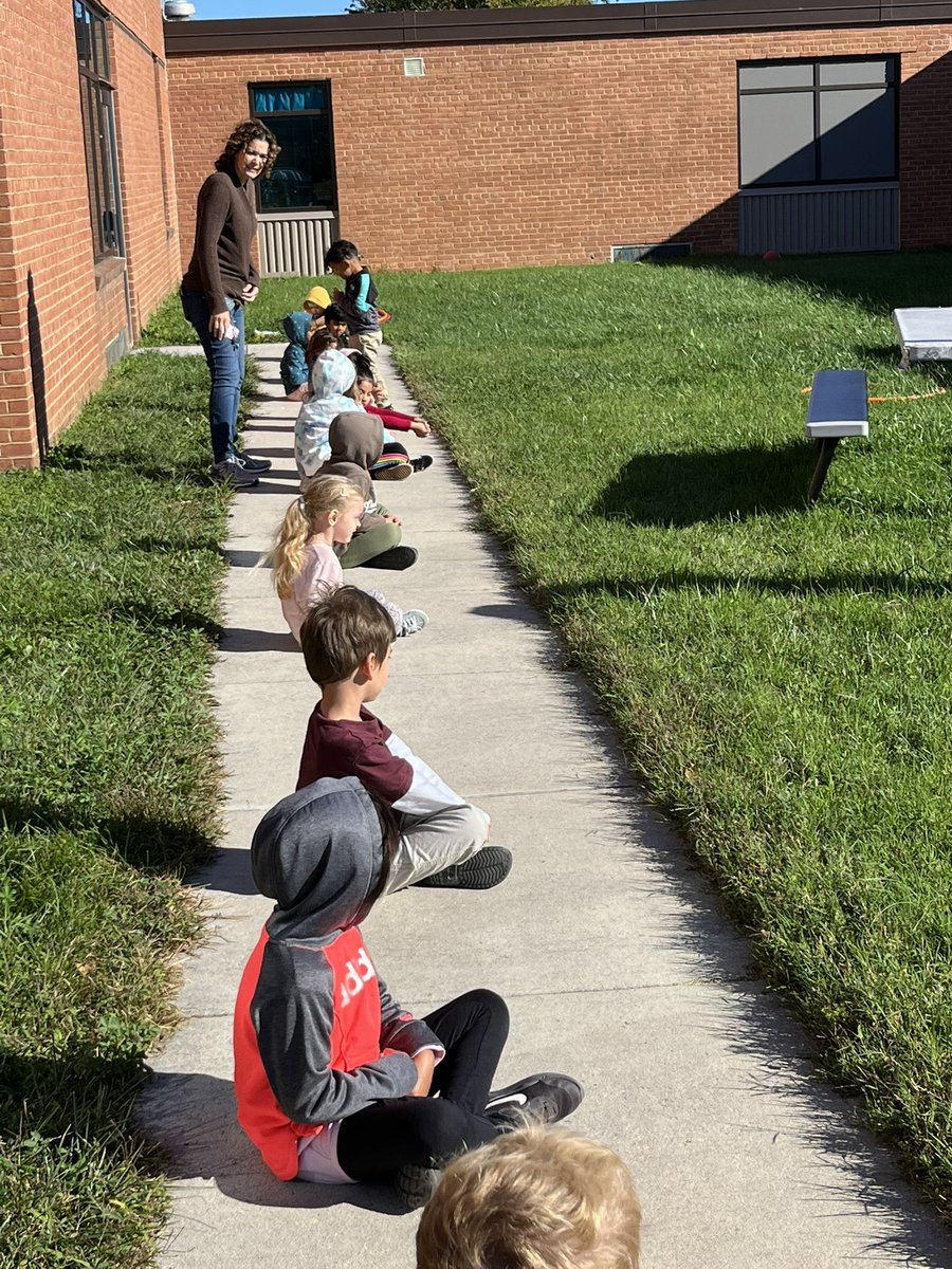PrincipalRfcps's tweet photo. Pre-k students are enjoying PE! Look at the line of elephants walking slow! Great job @CMESLions #ROAR https://t.co/0lUza0Gdbk