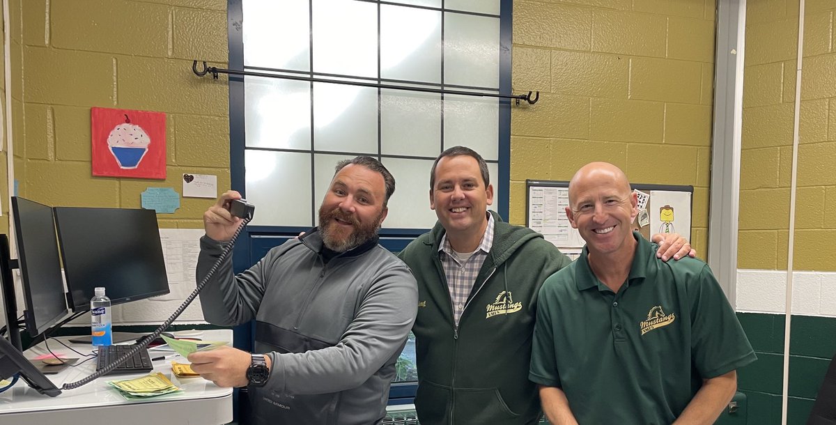 VMESMustangs's tweet image. Our very own Coach Peirson kicked off our Mighty Mustang Program this morning. VMES Mustangs are Respectful, Responsible, &amp;amp; Ready to Learn! Have a happy Friday everyone! 💚💛🇺🇸⁦@BrickSupt⁩ ⁦@MsMac_BTPS⁩ ⁦@PtaVmes⁩ ⁦@VMESPhysEd⁩ ⁦⁦@BMSTANGSports⁩