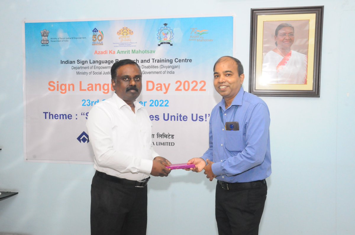 SAIL/ASP celebrated Sign Language Day on 23.9.22 by organising a Dumb Charade competition. Videos of Alphabets in Sign Language that unite us were displayed.
@SAILsteel 
#SignLanguageDay2022 
#SignLanguageUniteUs 
#OneNationOneSignLanguage
#DumbCharade
@SteelMinIndia