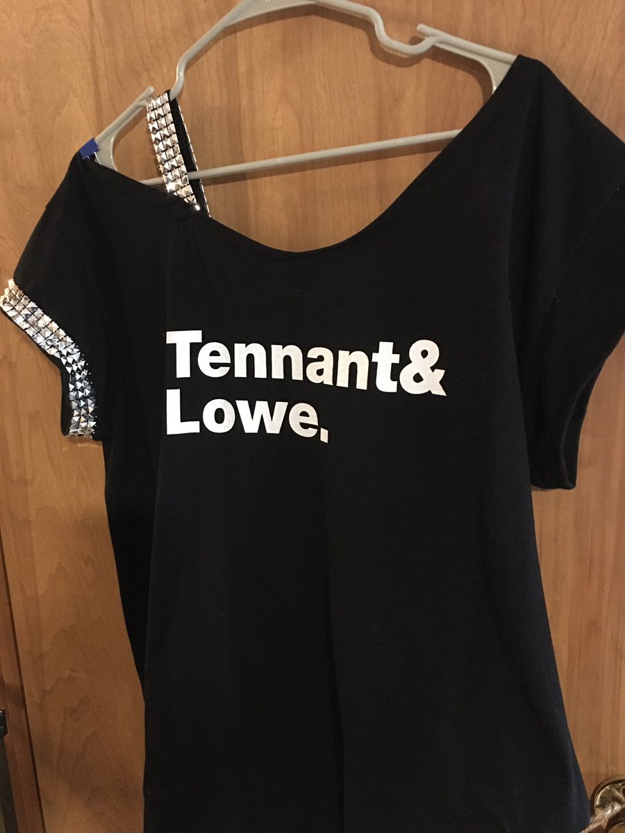 CynDee426's tweet photo. All ready for tonight! @barclayscenter @petshopboys @neworder #unitytour no worries, New Order, Hubs has your lineup shirt (not as cool as mine) #custombling https://t.co/nyHqzkyzG6