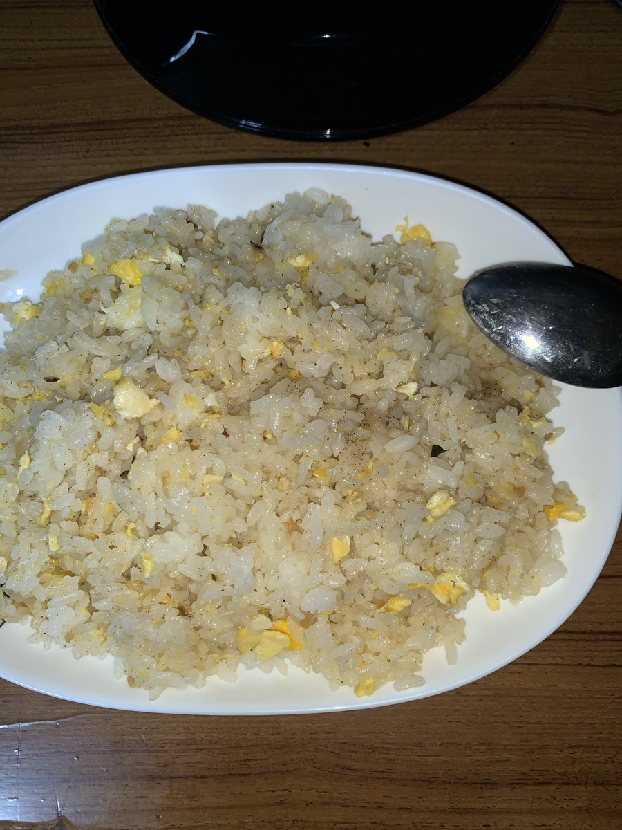 tmjtk3's tweet image. チャーハン作ってみた。
具は玉子のみ。味付けは塩コショウのみ。

＃チャーハン　＃玉子　＃塩　#コショウ