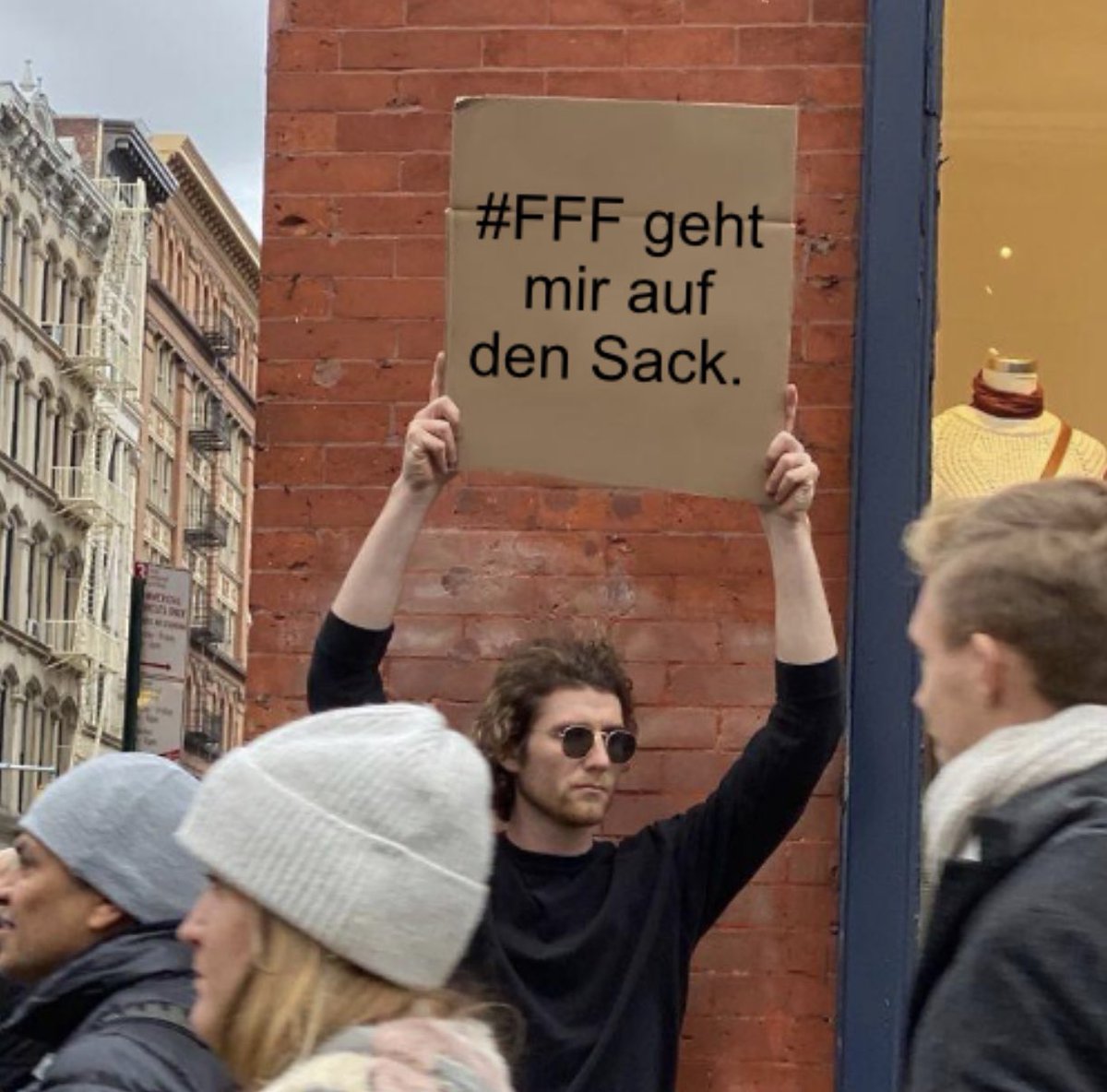 _FalkoS_'s tweet photo. @Luisamneubauer https://t.co/Dj9M5GKJxW