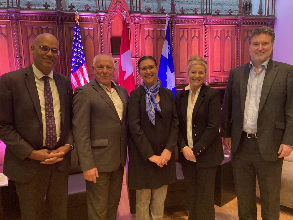 QcChicago's tweet image. Notre délégué @MarioLimoges a eu le plaisir d’échanger avec @MC_Francoeur &amp;amp; @VRoyer à la table ronde, "Les délégations du Québec aux États-Unis : quel rôle pour favoriser des partenariats porteurs en enseignement supérieur," animée par la rectrice Magda Fusaro. Merci @UQAM! #QcUS