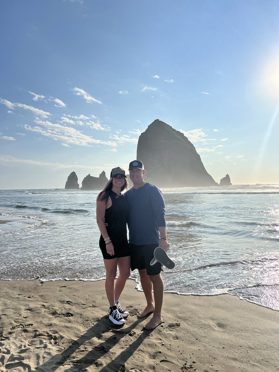 The Pregame with the Crew &amp; going to the Oregon Coast after ended up being the best part of that day!! 💙 my peeps excited to get after it again on Saturday! Go Cougs!🤙🏼<a href="/BYUfootball/">BYU FOOTBALL</a> <a href="/InkedCougar/">🇺🇸InkedCougar</a> <a href="/laceandrus/">Mrs. Inked Cougar</a> <a href="/Truebrewcoug/">🏳️‍🌈 BYU Boozer ☮️</a> <a href="/CaleeDeMann/">☮️ Cal Gal🏳️‍🌈</a> <a href="/WorthitAim/">aimee</a>