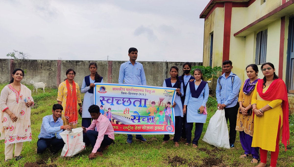 NSSUnit_bichhua's tweet photo. #SwachhataHiSeva2022 NSS Unit Government College Bichhua organised cleanliness program.. #SwachhataPakhwad clean drive mission....
#SwachhataHiSeva2022 
#SwachhataPakhwada 
#SwachhBharat 
@_NSSIndia 
@NssMPOU 
@NSSMYMP 
@YASMinistry 
@NSSMP_ 
@JansamparkMP https://t.co/sBKOhN5XGF