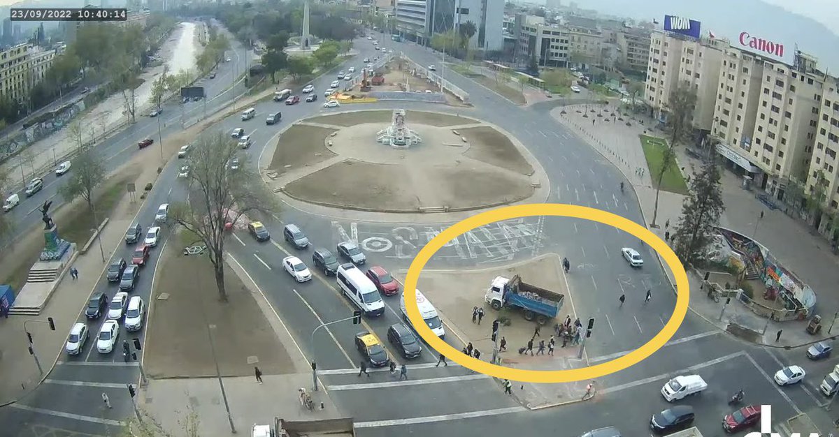 marcodebcn's tweet photo. Plaza Baquedano 10:42 hrs 👇 https://t.co/W8iF9EaMuF