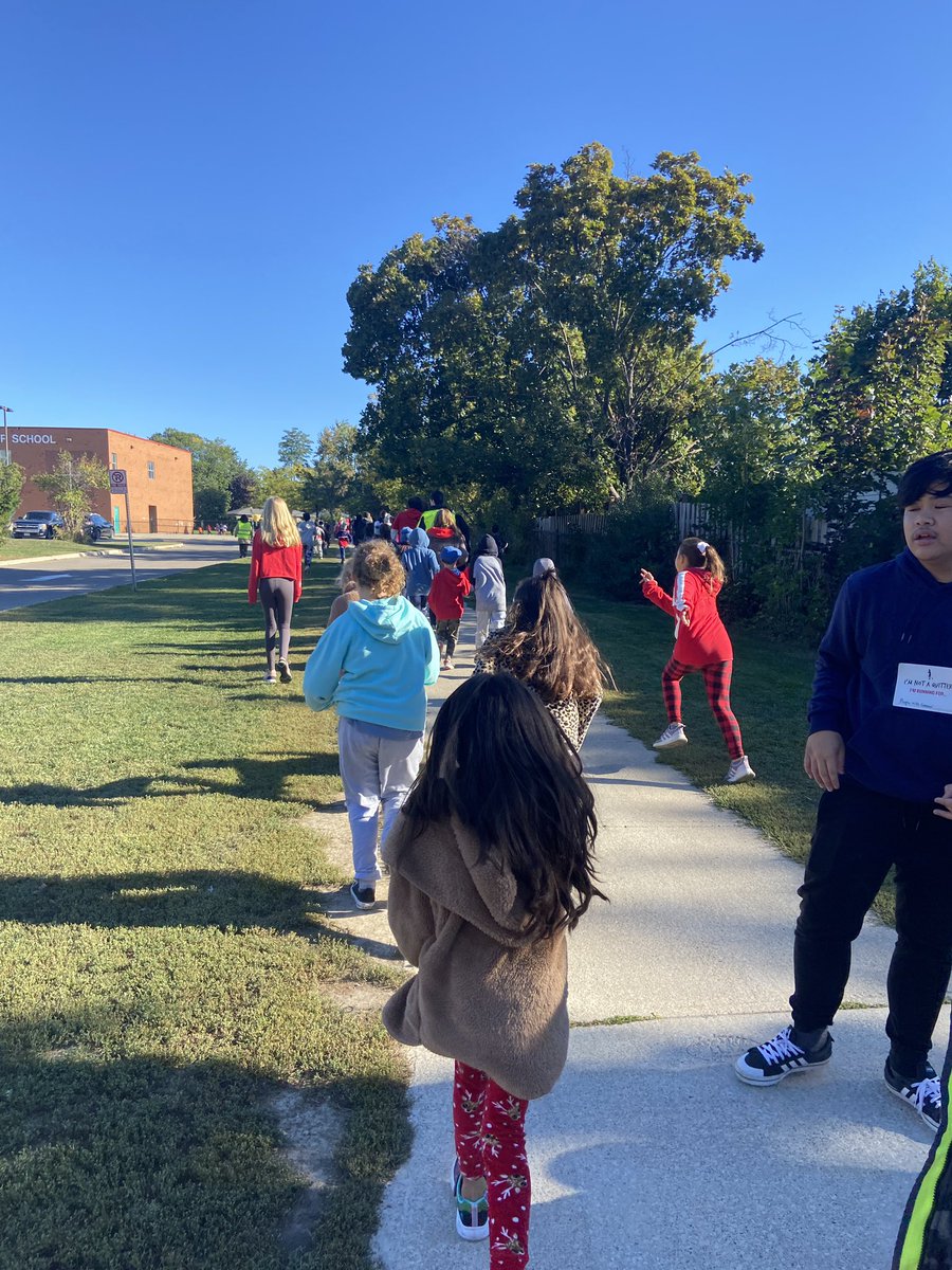 Today we run for Terry and millions of others affected by cancer. Love you Mom! ❤️❤️❤️
St. FX says, “Let’s finish this fight!”
💪💪💪🇨🇦🇨🇦🇨🇦🇨🇦