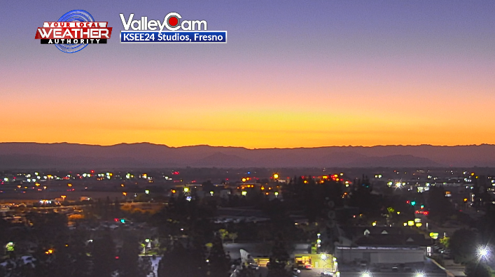 ReubenKSEE24's tweet photo. #NOW Your first sunrise of the autumn season. View from our Valley Cam @KSEE24 Studios in East Central Fresno. #cawx #Fresno #CentralValley #California #Sunrise #SunriseOnSunrise #FirstFullDayofAutumn #FirstFullDayofFall https://t.co/CRKvHSIrpT
