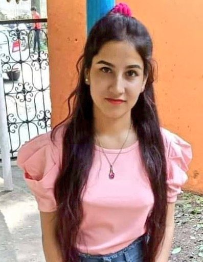 SwatiJaiHind's tweet photo. एक और बेटी हैवानियत की शिकार हो गई। उत्तराखंड की बेटी #AnkitaBhandari की हत्या बेहद दुखद है। भगवान बिटिया को अपने चरणों में स्थान दें। बेटी को न्याय दिलाना हम सबकी ज़िम्मेदारी है। अपराधियों को कड़ी सजा दो, चाहे कितना ही रसूखदार क्यों न हो ! 

#JusticeForAnkitaBhandari https://t.co/6mzouh47X9