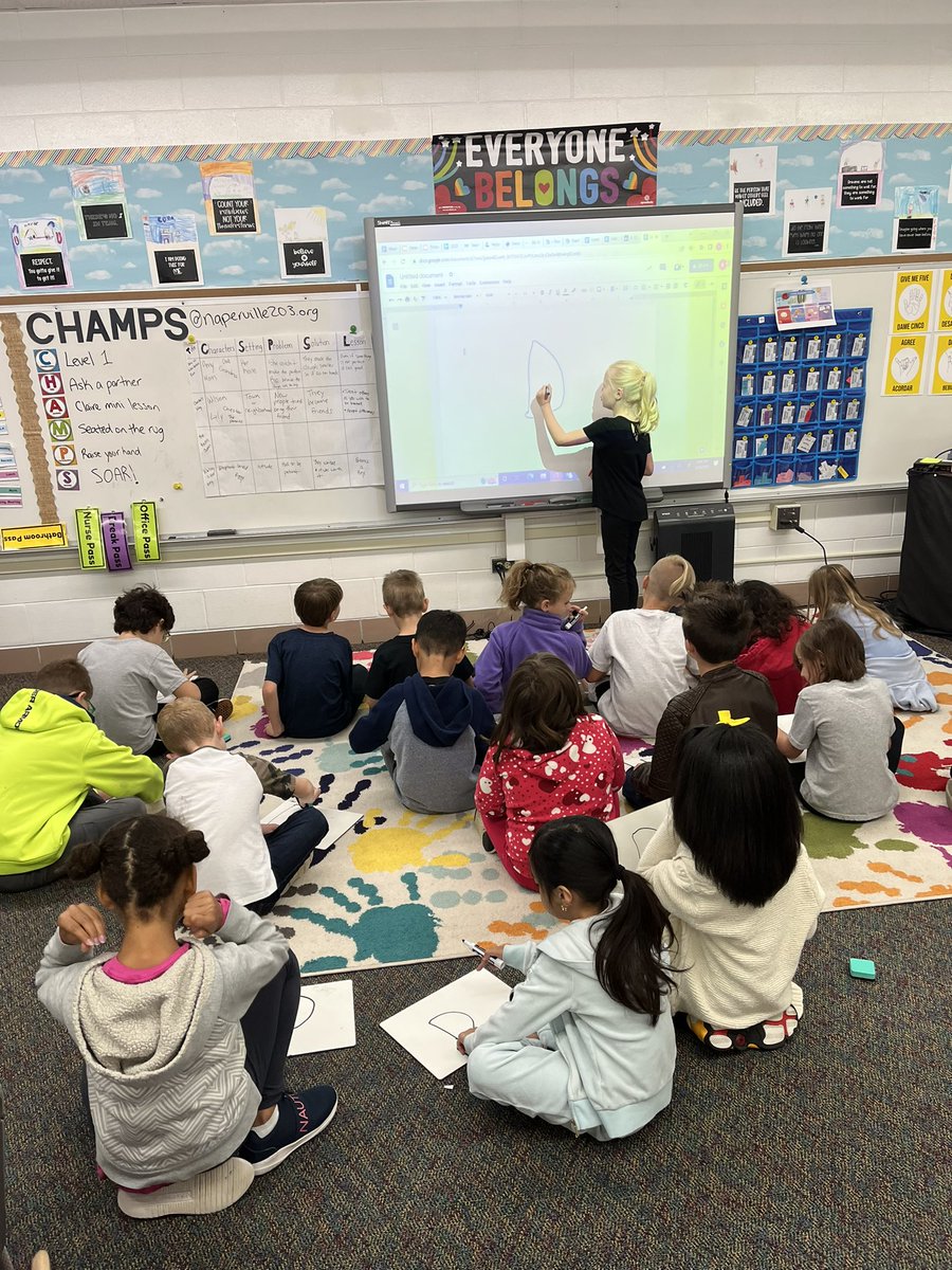 Students teaching students! Nothing better! <a href="/LangesMatt/">Elmwood Eagles</a> #partnersingrowth