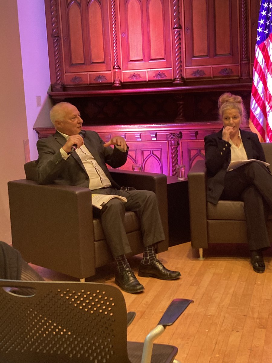 QcChicago's tweet image. Notre délégué @MarioLimoges a eu le plaisir d’échanger avec @MC_Francoeur &amp;amp; @VRoyer à la table ronde, "Les délégations du Québec aux États-Unis : quel rôle pour favoriser des partenariats porteurs en enseignement supérieur," animée par la rectrice Magda Fusaro. Merci @UQAM! #QcUS